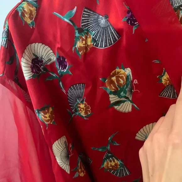 Delicate Satin Red Patterned Robe - Picture 3 of 4